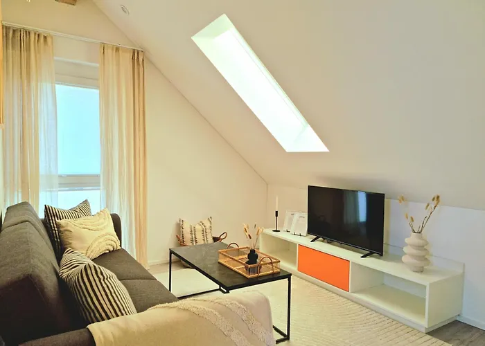 Homestay-Stylish, Zentral- Loft Apartment-Parking